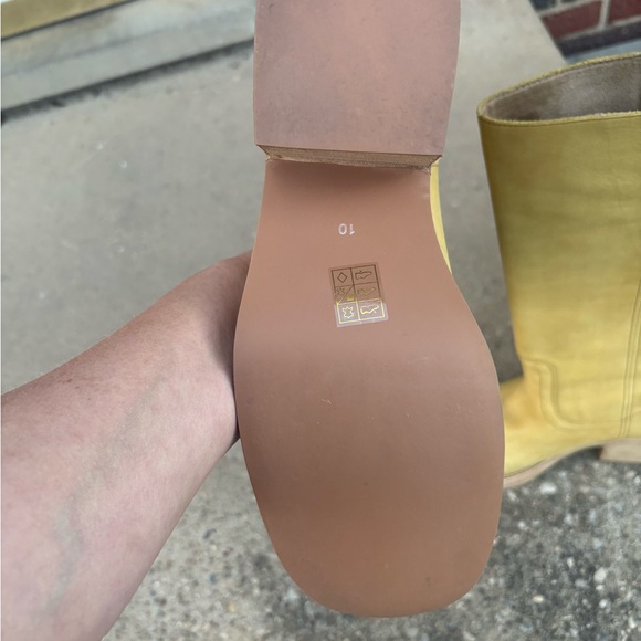 Jeffrey Campbell reflect boots in banana colorway size 10 my calfs are too big - Picture 9 of 9